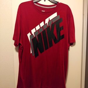 Nike T-shirt